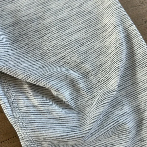 EUC Lululemon Align Crop *21" Wee Are From Space Nimbus Battleship Size 2 - Picture 11 of 11